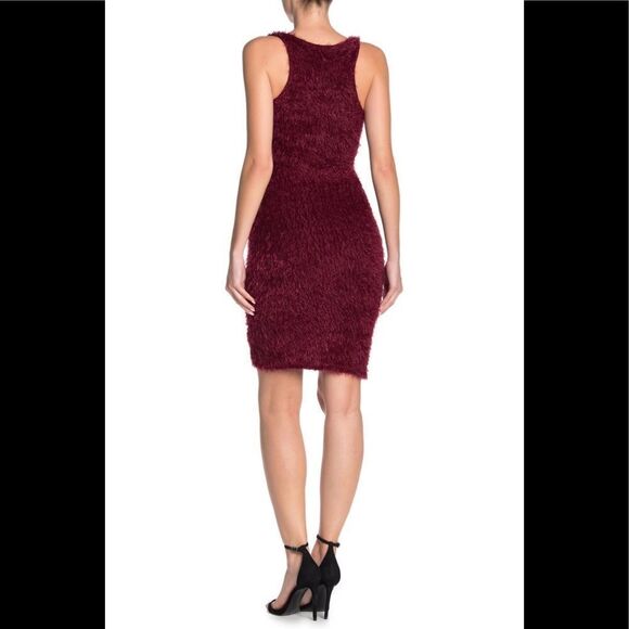 Velvet torch sleeveless red furry sweater dress - Picture 2 of 11